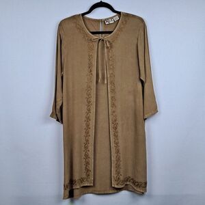 Ladies topper NWOT 